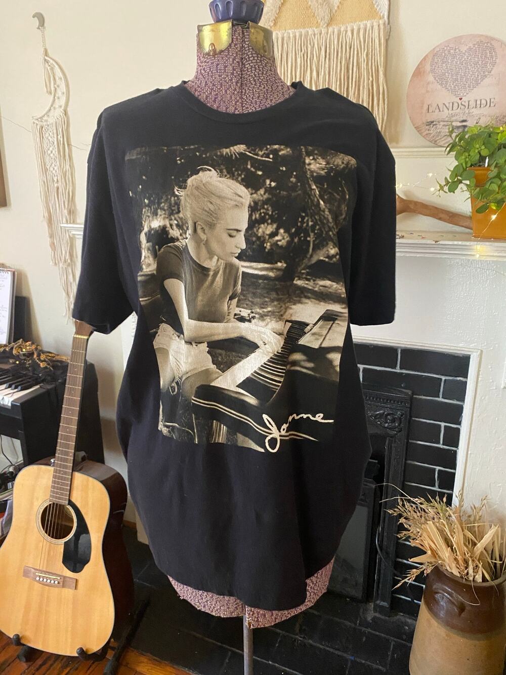 LADY GAGA "JOANNE" T-SHIRT SIZE L